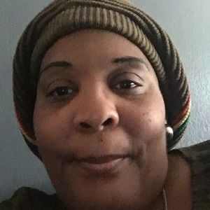 Meet your Posher, Cynthia